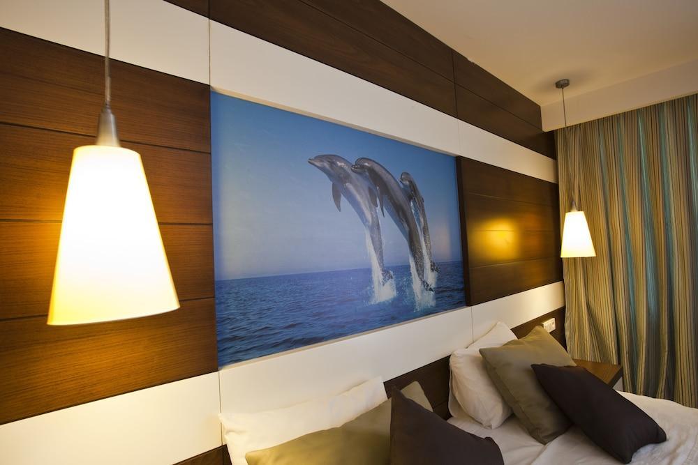 Holiday City Hotel (Adults Only) Side Eksteriør bilde
