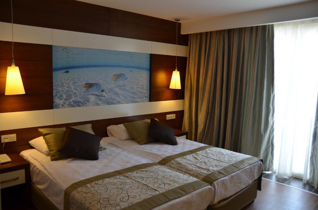 Holiday City Hotel (Adults Only) Side Eksteriør bilde