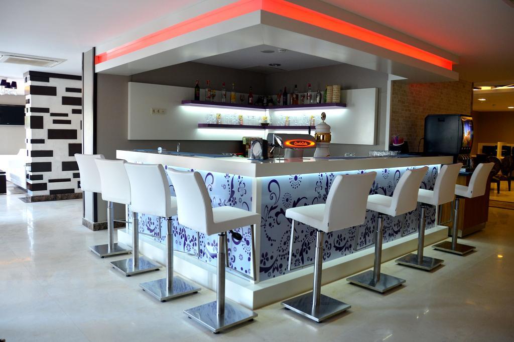 Holiday City Hotel (Adults Only) Side Eksteriør bilde