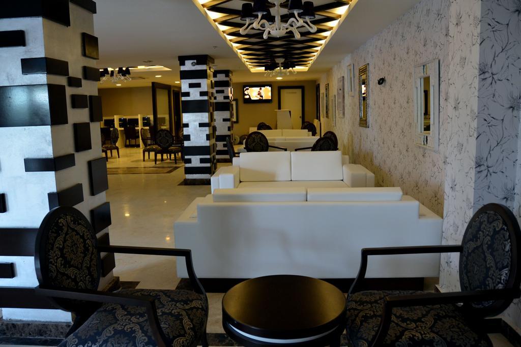 Holiday City Hotel (Adults Only) Side Eksteriør bilde