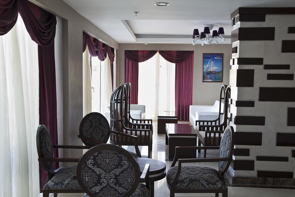 Holiday City Hotel (Adults Only) Side Eksteriør bilde
