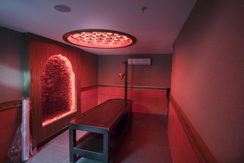 Holiday City Hotel (Adults Only) Side Eksteriør bilde