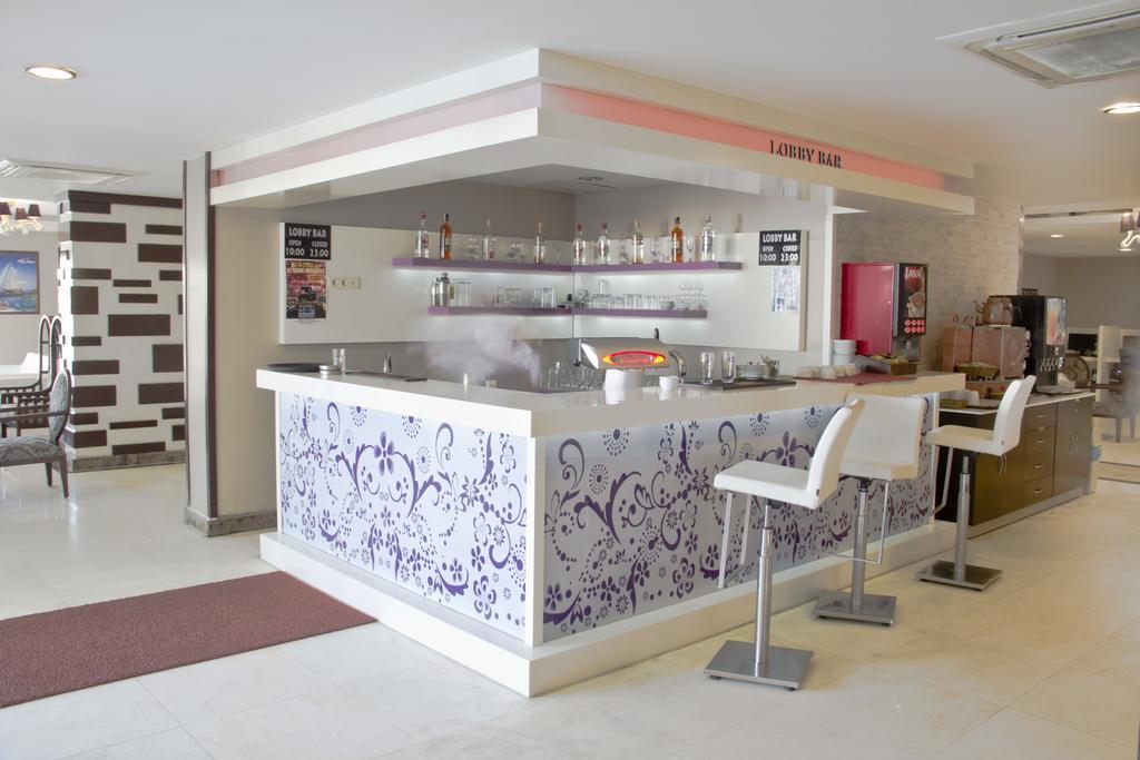 Holiday City Hotel (Adults Only) Side Eksteriør bilde