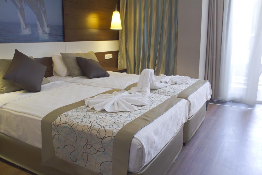 Holiday City Hotel (Adults Only) Side Eksteriør bilde